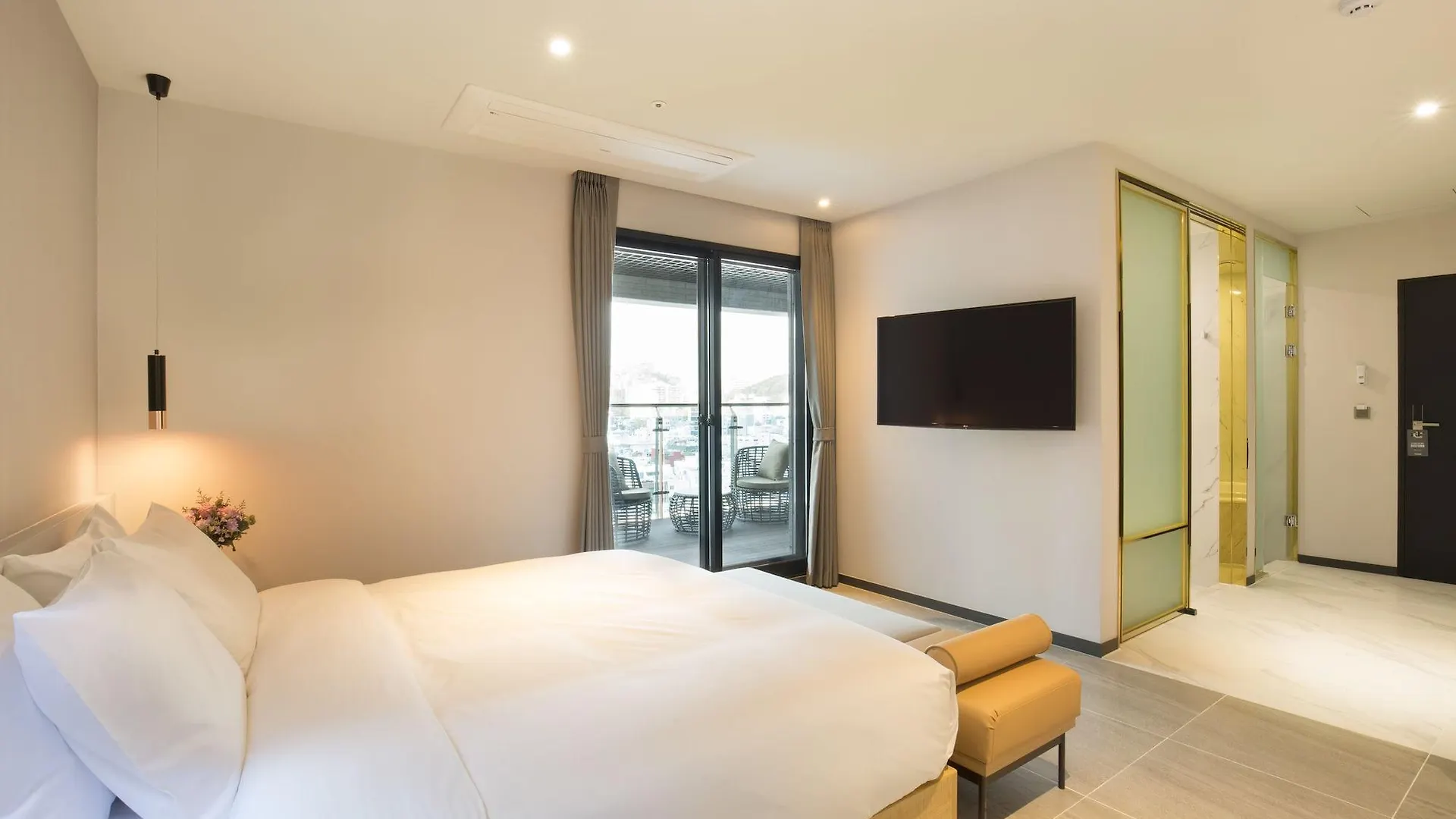 Nampo Hound Hotel Premier Busan
